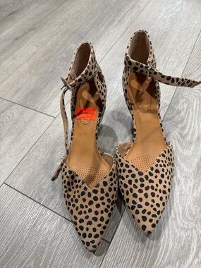 Corso como leopard Print Pointed Toe Ankle Strap Heels - Beige/Black